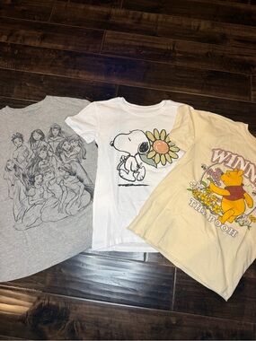 Disney & Peanuts Graphic Tee Bundle Lot (3) Princess Pooh Snoopy Shirts Size XS